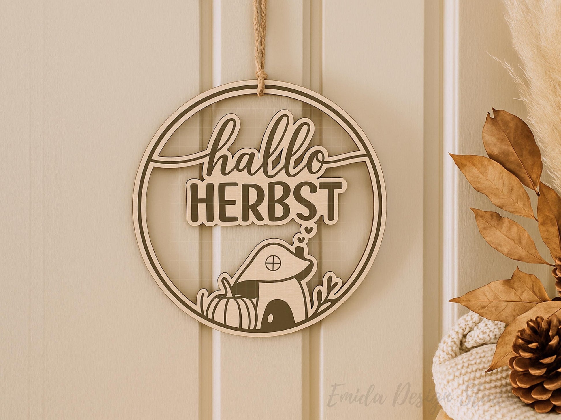 Hallo Herbst SVG Laserdatei – Plotterdatei Herbstkranz mit Kürbis & Pilz – Herbst Deko Vorlage für Cricut Silhouette Glowforge DIY Basteln