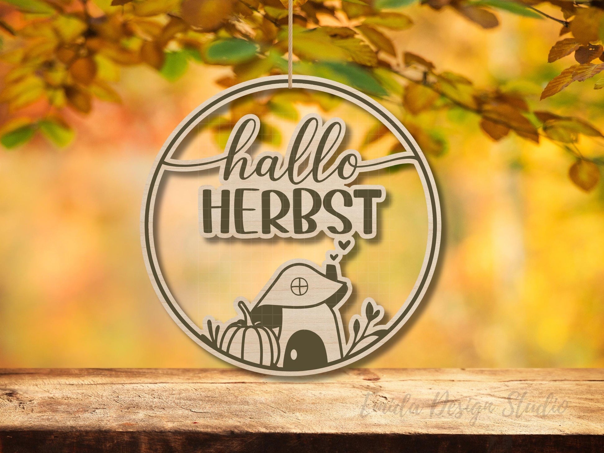 Hallo Herbst SVG Laserdatei – Plotterdatei Herbstkranz mit Kürbis & Pilz – Herbst Deko Vorlage für Cricut Silhouette Glowforge DIY Basteln